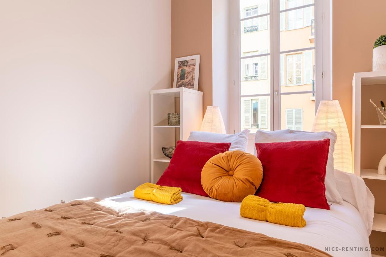 Renting - Bavastro - Luxurious Loft - 2 Bedroom - Ac - Balcony - Trendy Neighborhood *